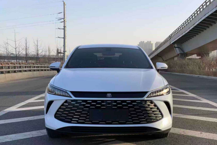 比亚迪 秦PLUS 2025款 DM-i 智驾版 55KM领先型车身外观6001