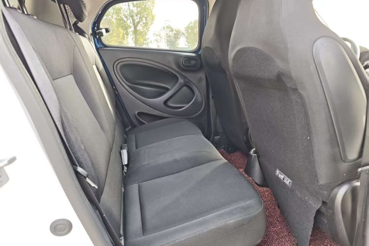 smart forfour 2018款 1.0L 52千瓦灵动版中控内饰7003
