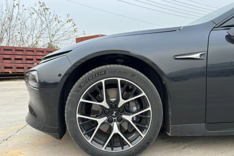 小鹏P7 2023款 P7i 702 Pro车身外观6004