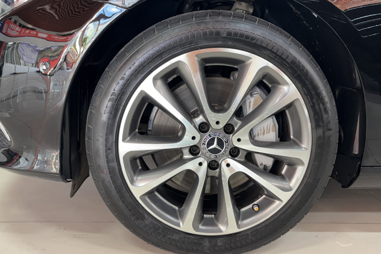 奔驰E级 2017款 E 300 L 豪华型车身外观6006