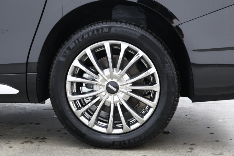 魏牌 高山 2023款 四驱旗舰版车身外观6008