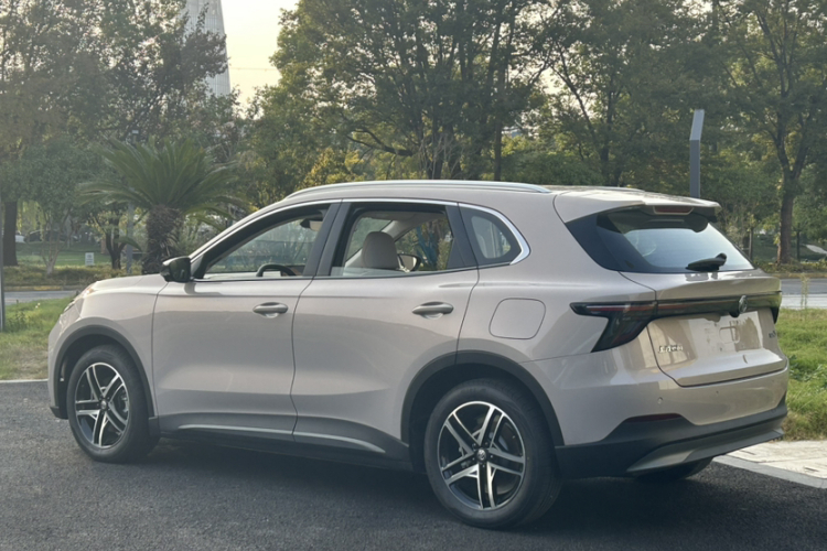 名爵 MG ES5 2025款 525max 后驱智驾版车身外观6005