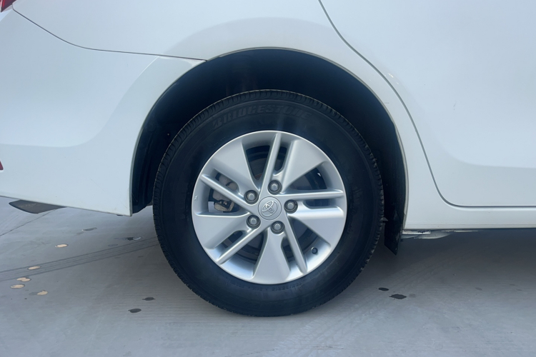 丰田 卡罗拉 2017款 1.2T 手动GL车身外观6011