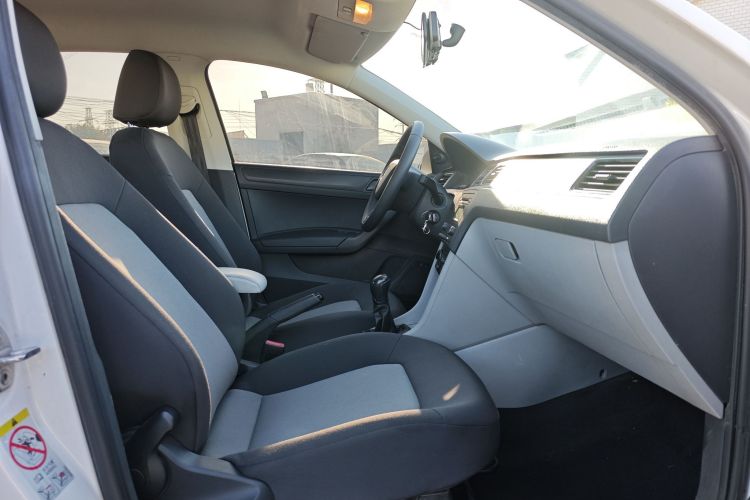 斯柯达 昕锐 2016款 1.4L 手动前行版中控内饰7001