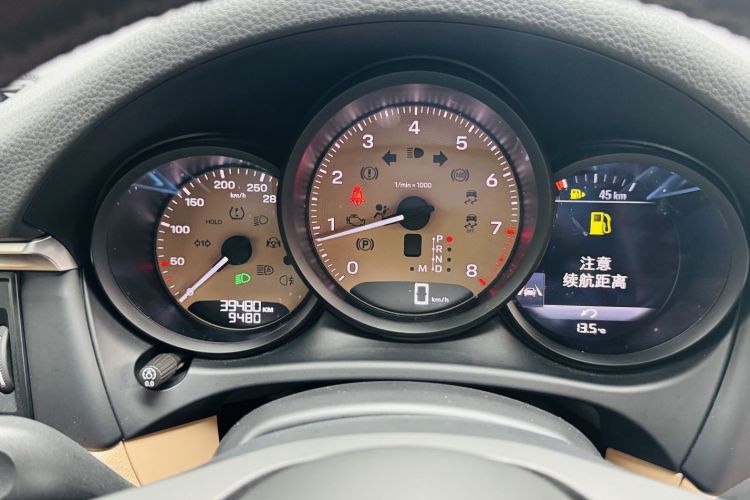 保时捷 2022款 Macan 2.0T中控内饰15