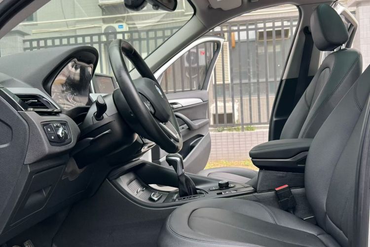 宝马X1 2016款 sDrive18Li 尊享型中控内饰7005