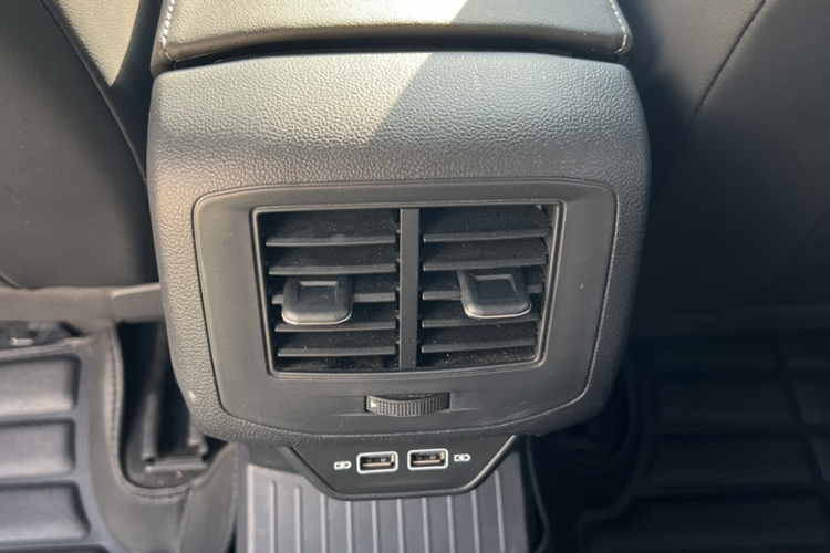 大众 T-ROC探歌 2024款 300TSI DSG两驱辰光版中控内饰7010