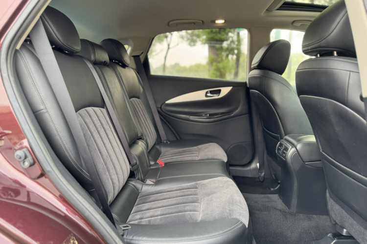 英菲尼迪QX50 2015款 2.5L 舒适版中控内饰7002