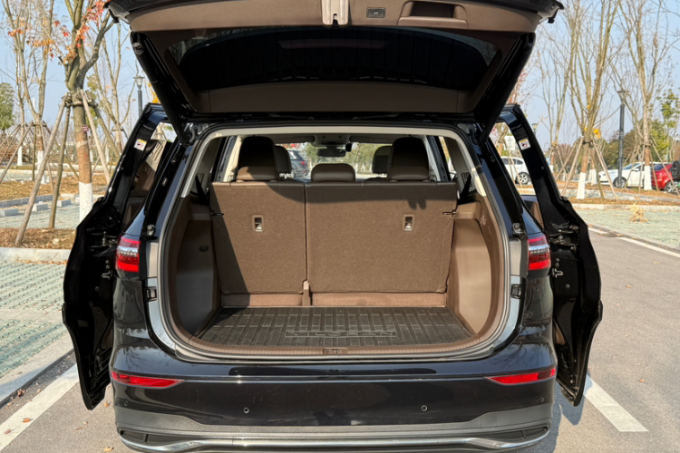 大众 威然 2022款 330TSI 豪华版中控内饰7005