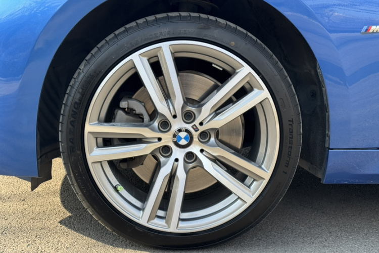 宝马1系 2020款 125i 领先型M运动套装车身外观6005