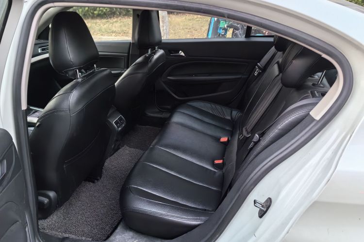 标致408 2014款 1.8L 自动豪华版中控内饰7004