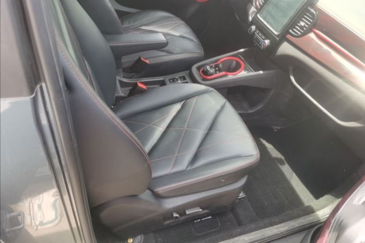 奇瑞新能源 小蚂蚁 2022款 甜粉款 半糖版 磷酸铁锂 29.2kWh 30kW 301km中控内饰7010