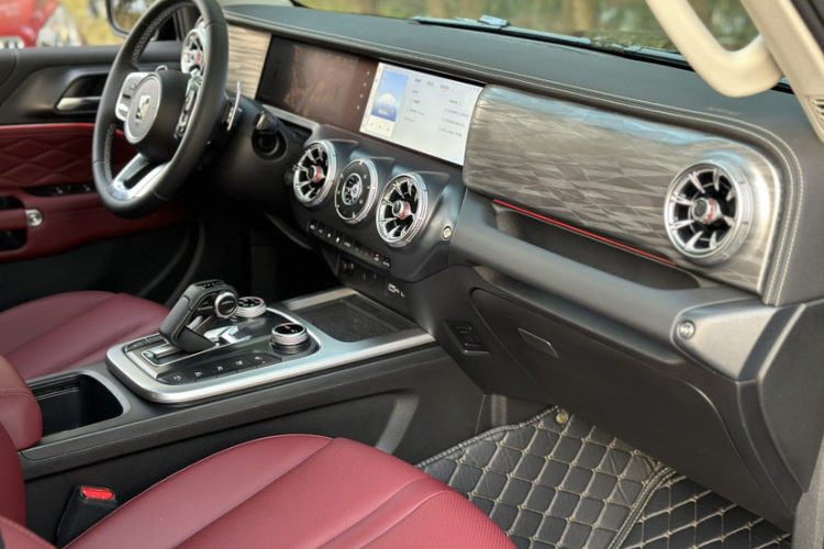 坦克300 2024款 2.0T 穿越者中控内饰7008