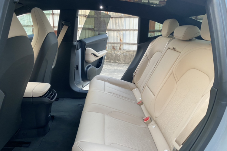 蔚来ET5 2024款 75kWh中控内饰7002