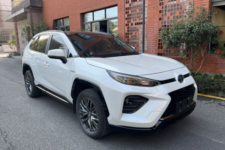 丰田 威兰达 2024款 双擎 2.5L E-CVT两驱豪华PLUS版车身外观6002