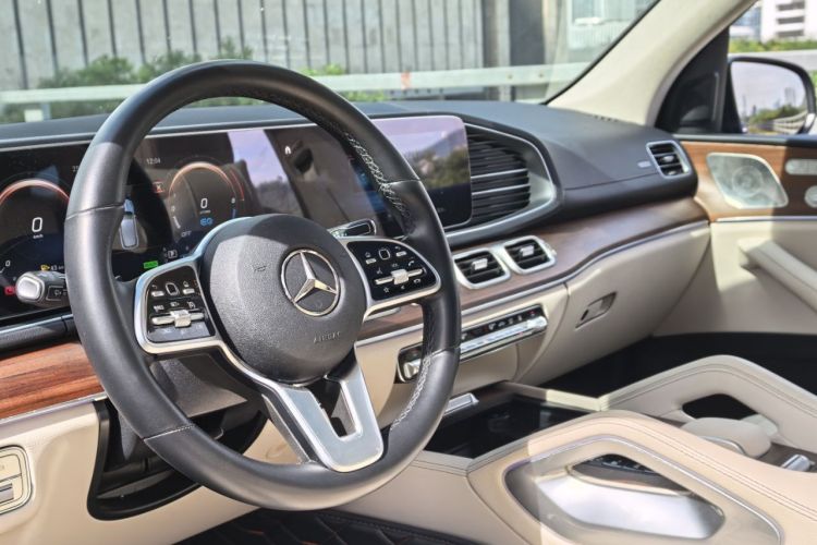 奔驰GLE新能源 2022款 改款 GLE 350 e 4MATIC中控内饰7001