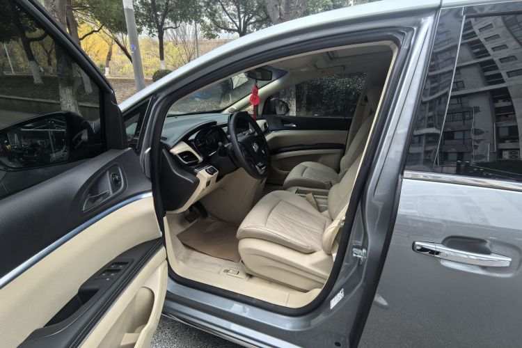 别克GL8 2023款 陆上公务舱 652T 豪华型局部细节19