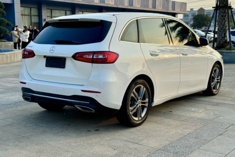 奔驰B级 2020款 B 180车身外观6012