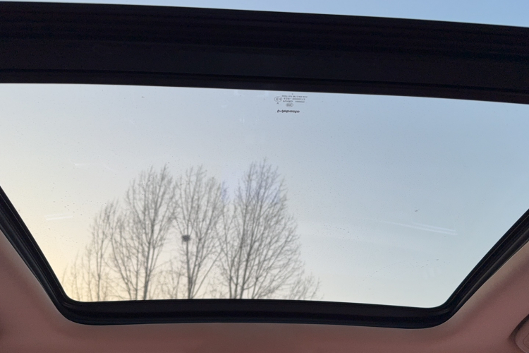 众泰SR9 2017款 2.0T 自动极致之心版局部细节22