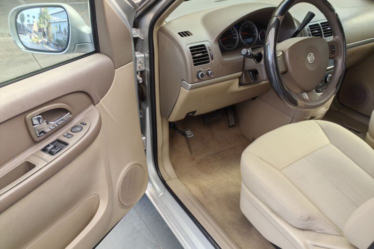 别克GL8 2014款 2.4L 经典版车身外观6009