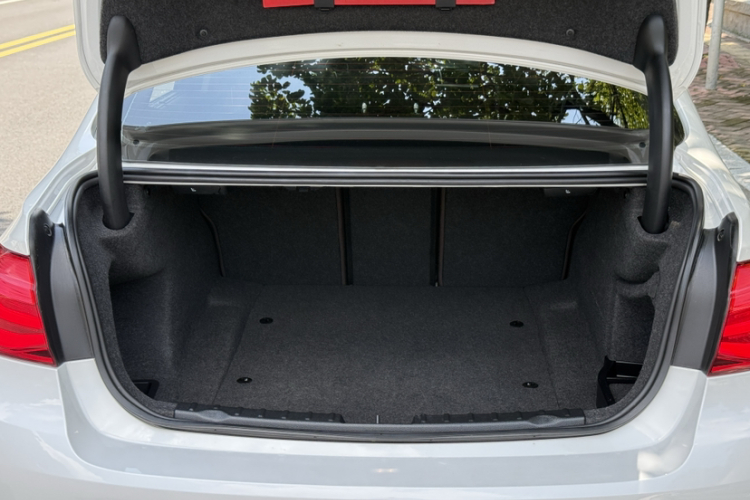 宝马3系 2018款 320Li 时尚型局部细节23