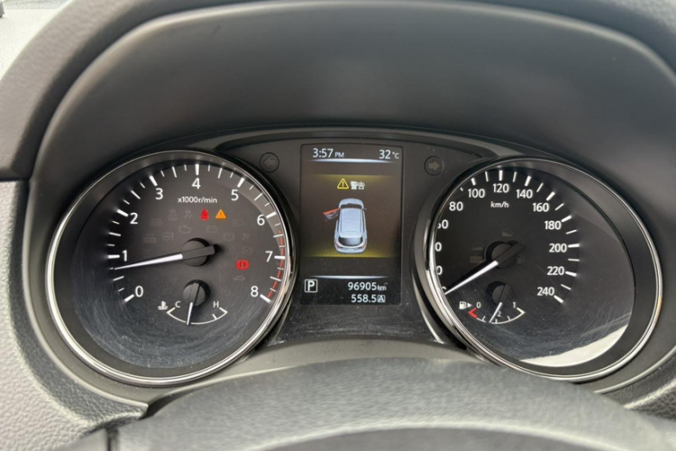 日产 逍客 2016款 2.0L CVT豪华版中控内饰15