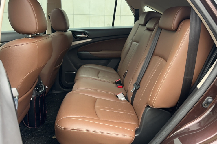 比亚迪S7 2015款 2.0T 升级版 自动旗舰型中控内饰7012