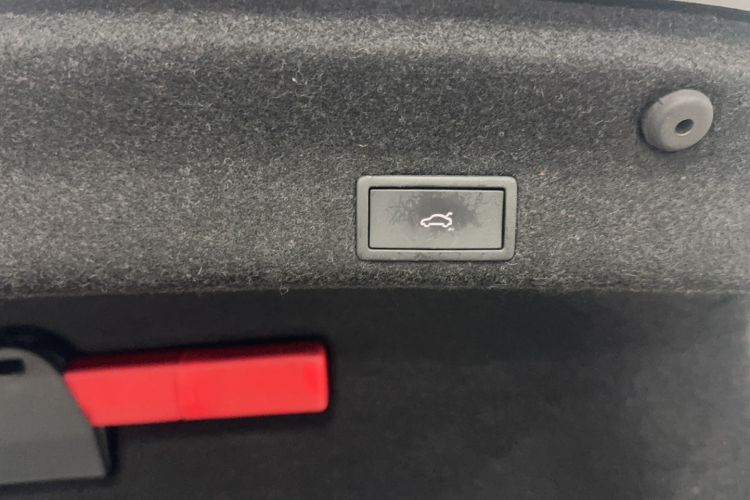 大众 迈腾 2023款 200万辆纪念版 380TSI DSG旗舰型中控内饰7006