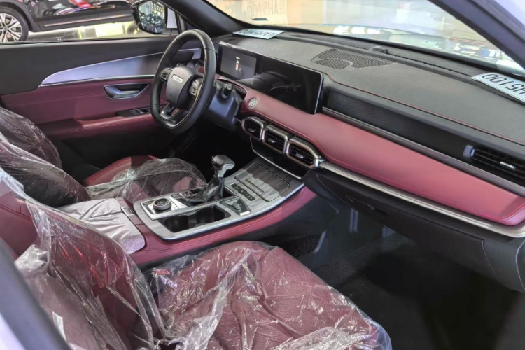 捷途X70 PLUS 2025款 1.5T CVT旗舰PRO 5座中控内饰7005