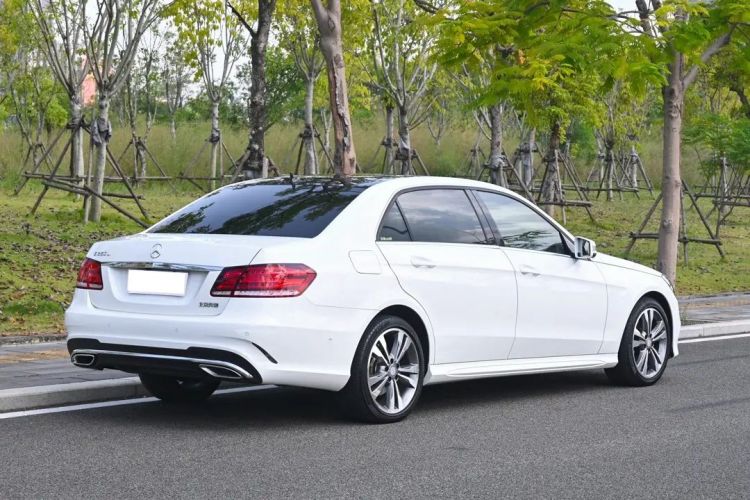 奔驰E级 2015款 改款 E 260 L 运动型车身外观6007