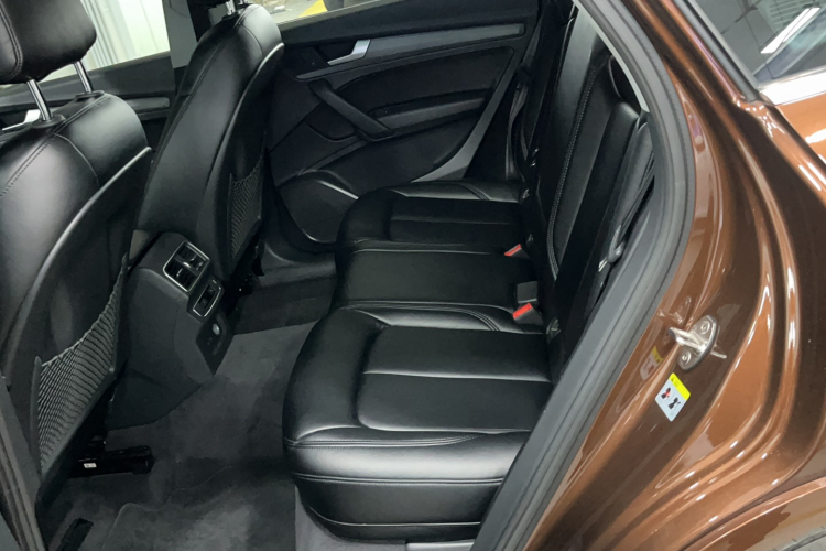 奥迪Q5L 2018款 40 TFSI 荣享进取型 国V中控内饰7001