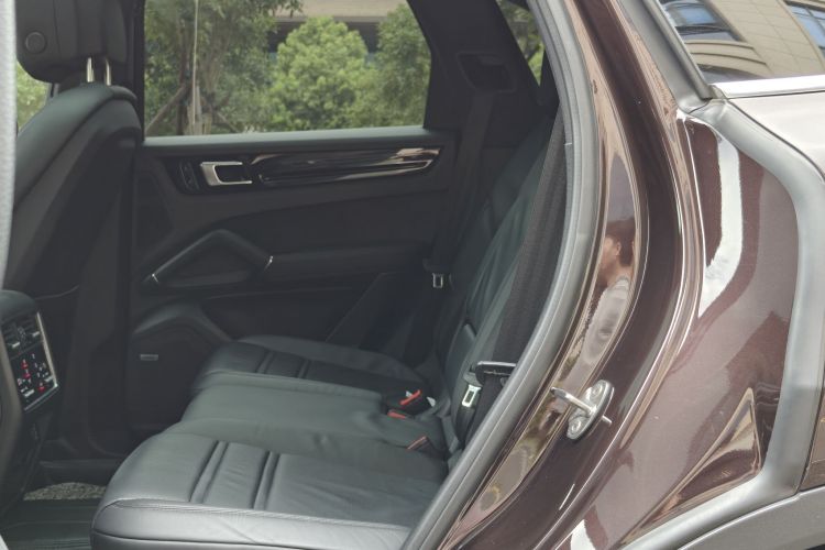 保时捷 Cayenne新能源 2019款 Cayenne E-Hybrid 2.0T中控内饰7002