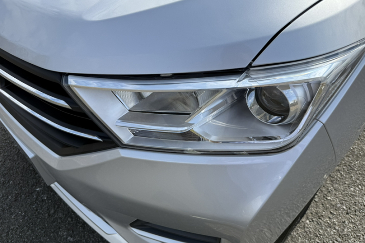 五菱汽车 五菱宏光 2021款 1.5L改款 S标准型 电动助力LAR局部细节9005