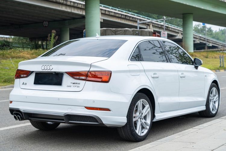奥迪A3 2018款 30周年年型 Limousine 35 TFSI 时尚型车身外观6006