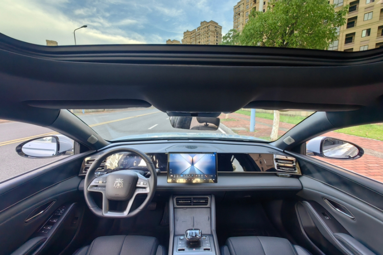 比亚迪 秦L 2025款 DM-i 智驾版 120KM超越型中控内饰7013