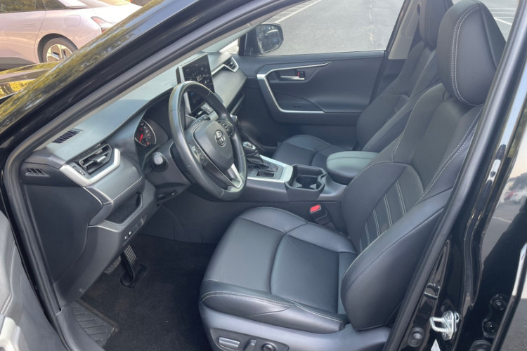 丰田 威兰达 2022款 2.0L CVT两驱豪华版局部细节19