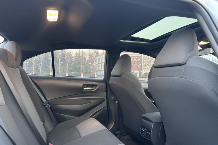 丰田 雷凌 2021款 双擎 1.8H E-CVT豪华版局部细节22