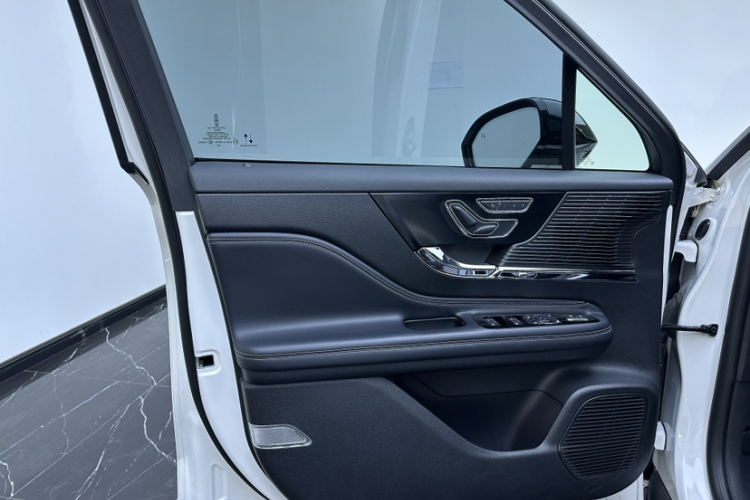 林肯 冒险家 2020款 2.0T 两驱尊享版局部细节9001