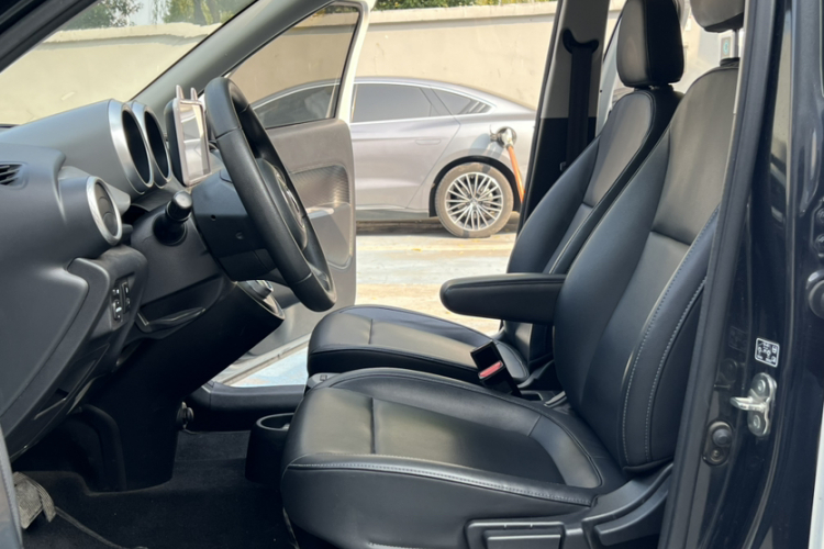 欧拉黑猫 2021款 301km 萌宠版中控内饰7001