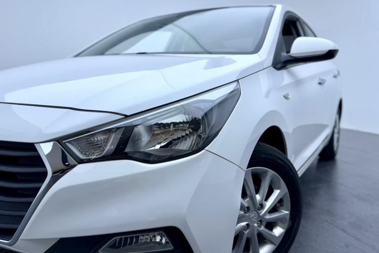 现代 悦纳 2016款 1.4L 自动炫酷版GLS局部细节36