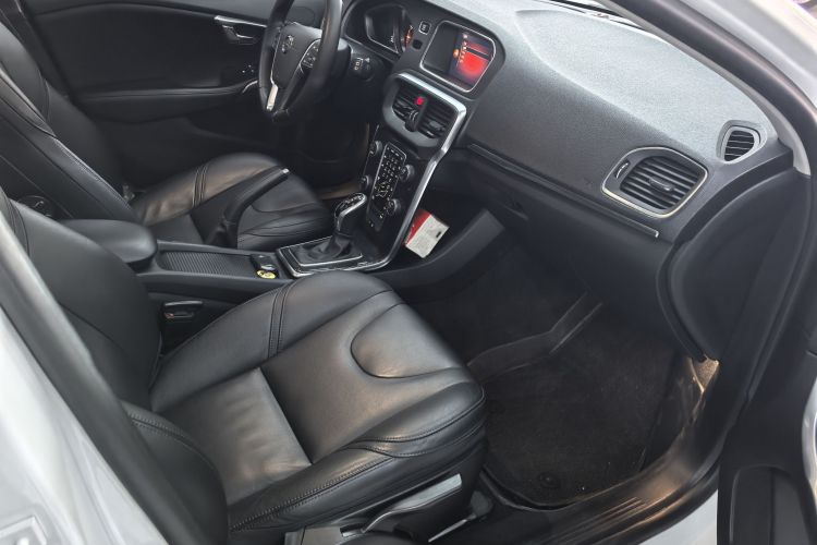 沃尔沃V40 2018款 T3 智逸版中控内饰7004