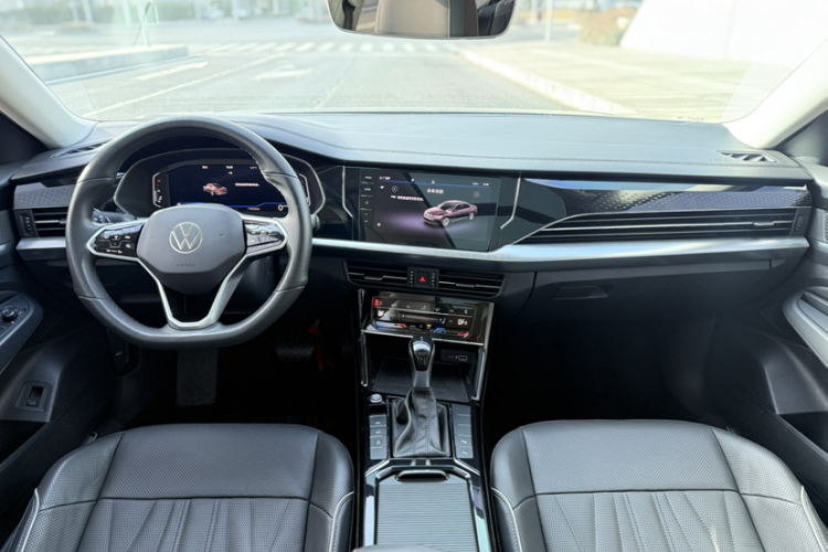 大众 帕萨特 2022款 380TSI 豪华版中控内饰7003