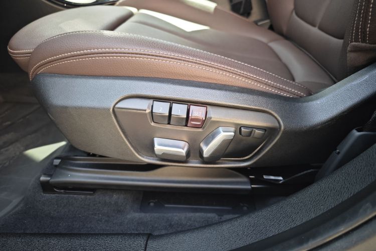 宝马X2 2023款 sDrive25i M运动曜夜版中控内饰7003