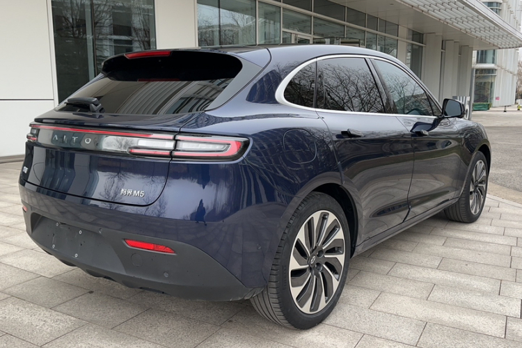 鸿蒙智行 问界M5 2022款 增程后驱标准版车身外观6001