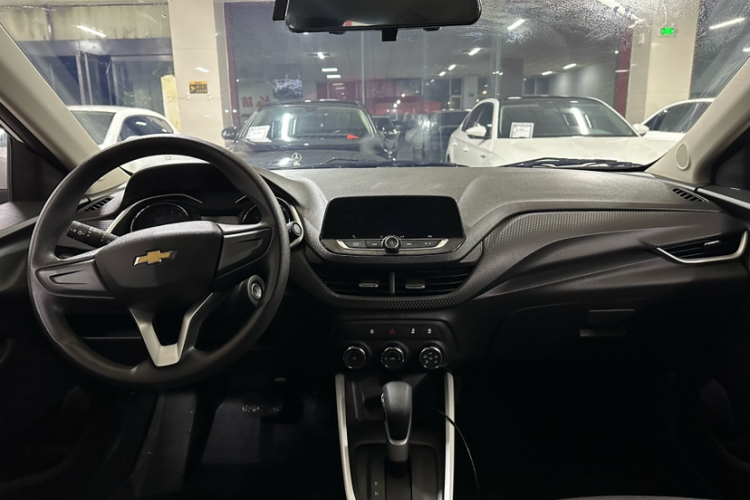 雪佛兰 科沃兹 2022款 325T 自动欣悦版中控内饰7014