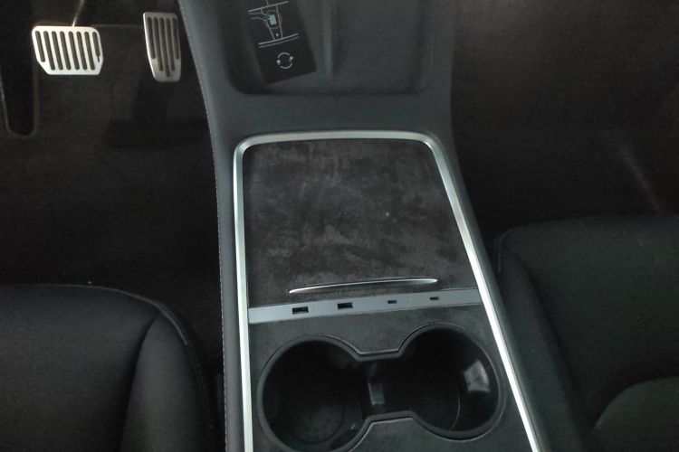 特斯拉 Model Y 2022款 改款 后轮驱动版局部细节18