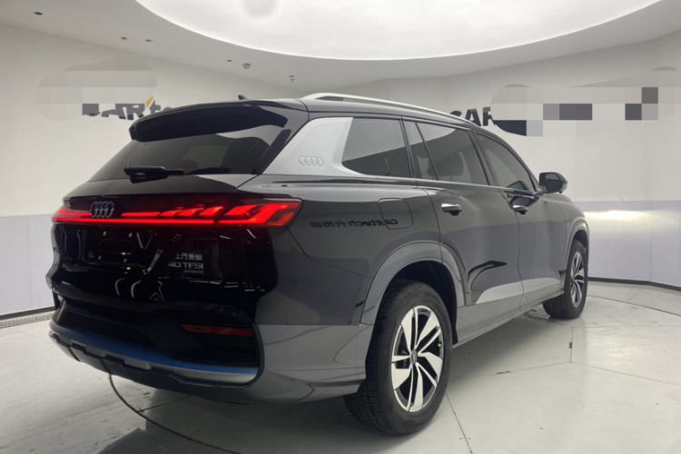 奥迪Q6 2024款 40 TFSI quattro 观云型 羽林套装 7座车身外观6004