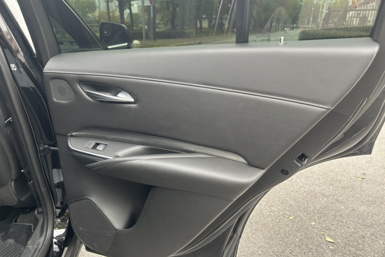 凯迪拉克XT4 2024款 改款 28T 两驱豪华型中控内饰7005