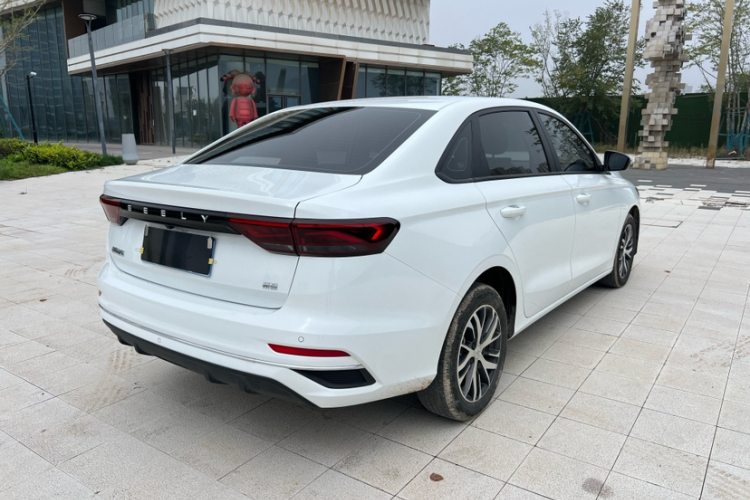 吉利汽车 帝豪 2025款 第4代 1.5L CVT星耀版车身外观6006
