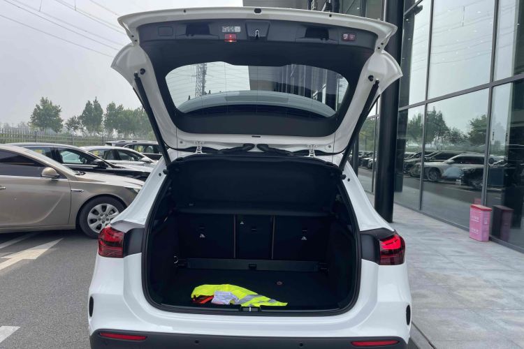 奔驰GLA AMG 2024款 AMG GLA 35 4MATIC中控内饰7007